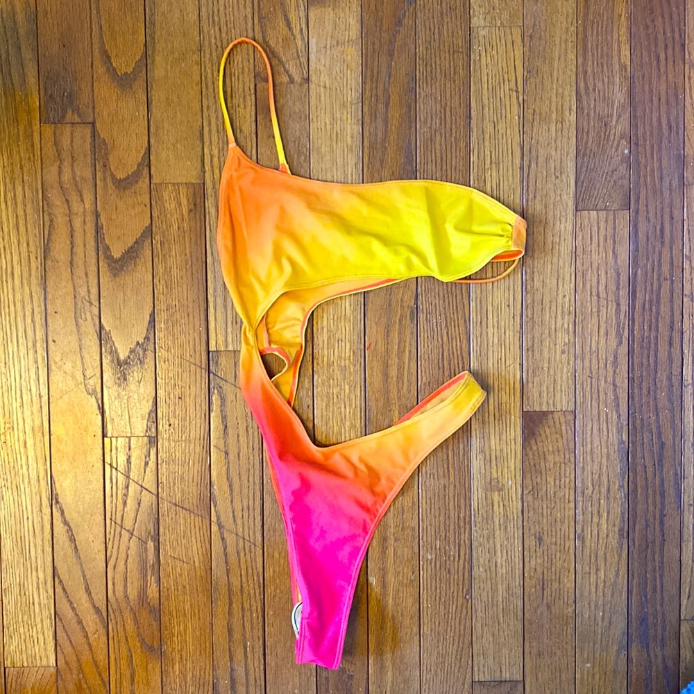 Kylie Jenner One-Piece- Never worn!